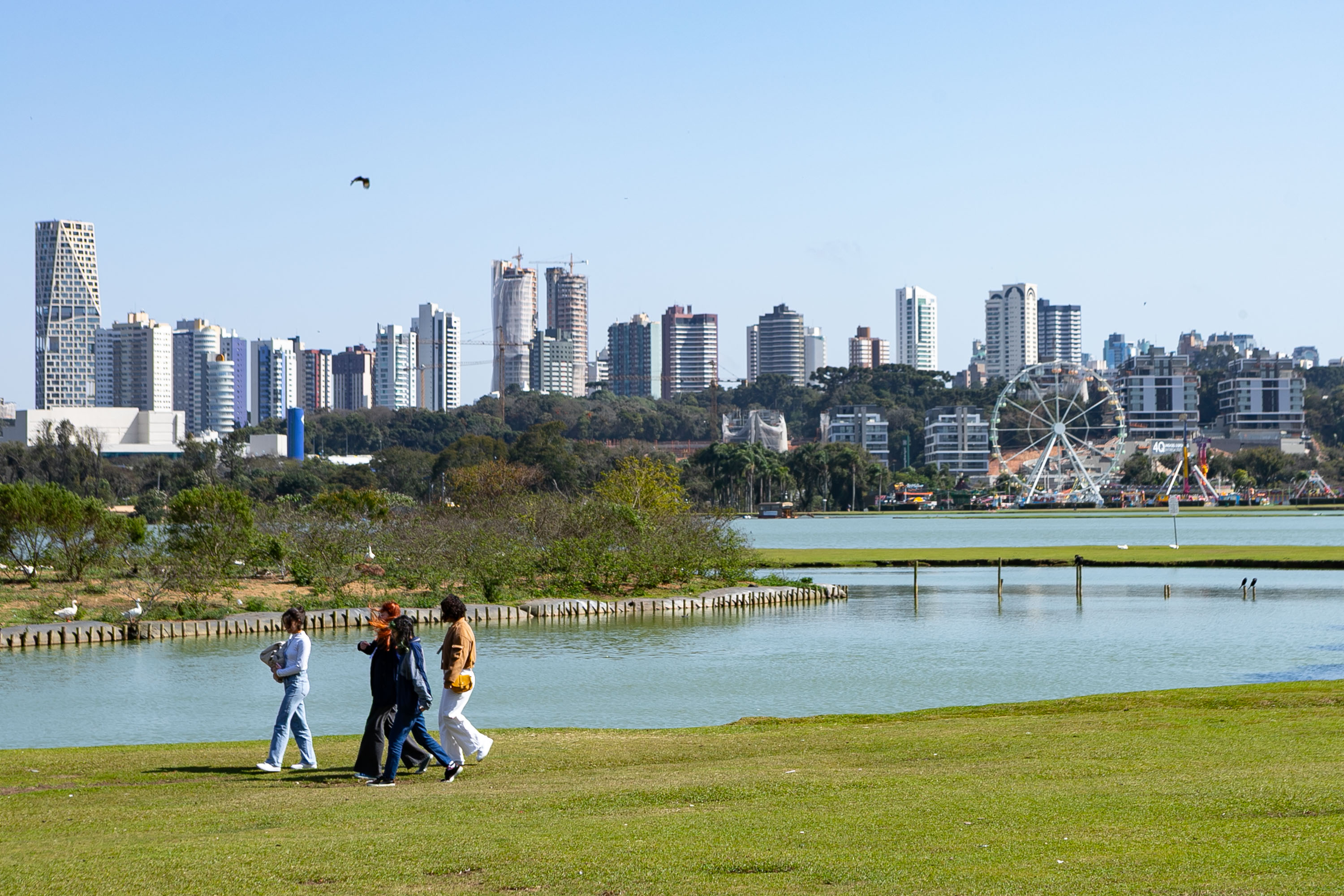 Novembro começa com chuva, mas sol aparece com mais frequência na segunda quinzena