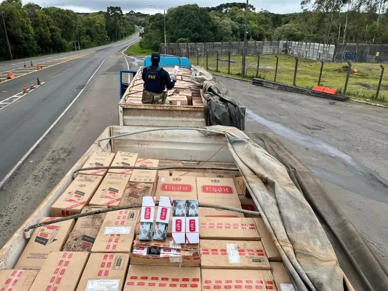 PRF apreende 600 mil maços de cigarros contrabandeados na BR-277