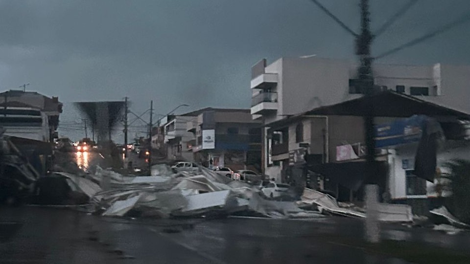 Defesa Civil confirma cinco mortes após tornado em Rio Bonito do Iguaçu