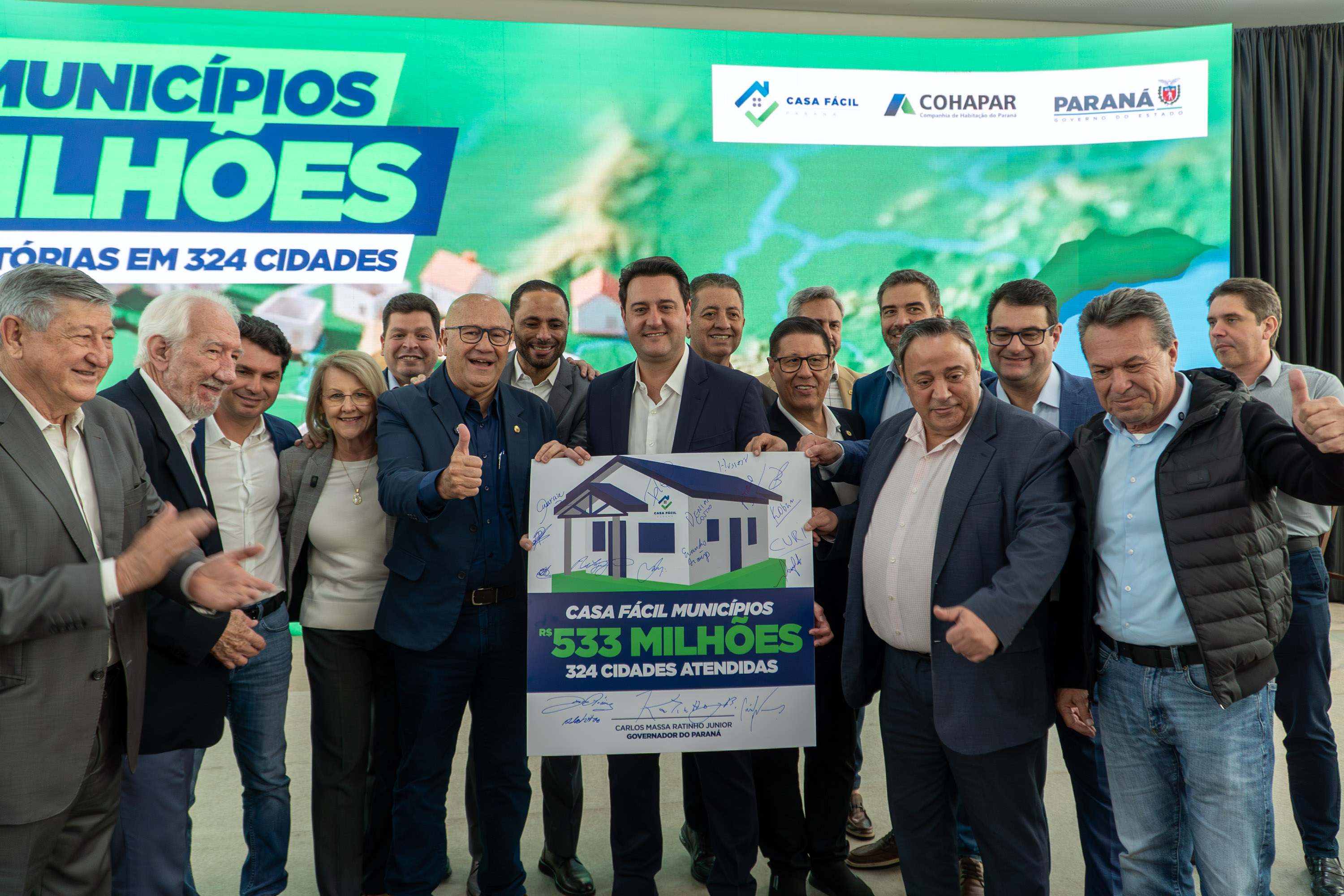 Governador anuncia R$ 533 milhões para construção de casas em 324 municípios