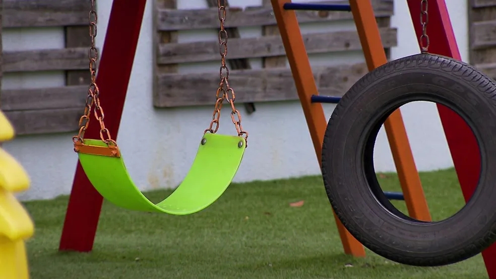 Pai é preso por estupro após ser flagrado tocando a filha no PR