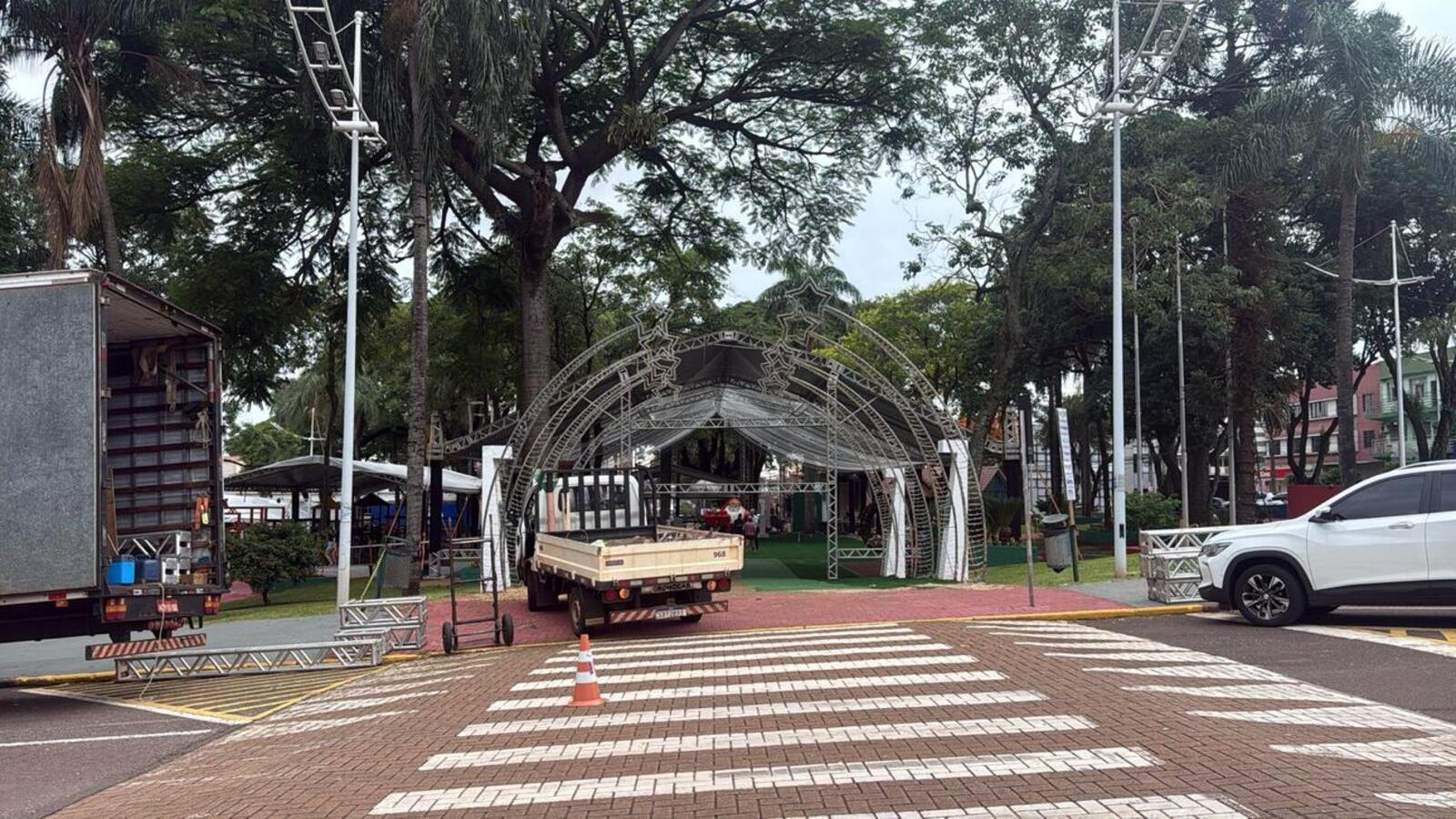 Prefeitura de Toledo prepara Praça Willy Barth para Natal Encantado