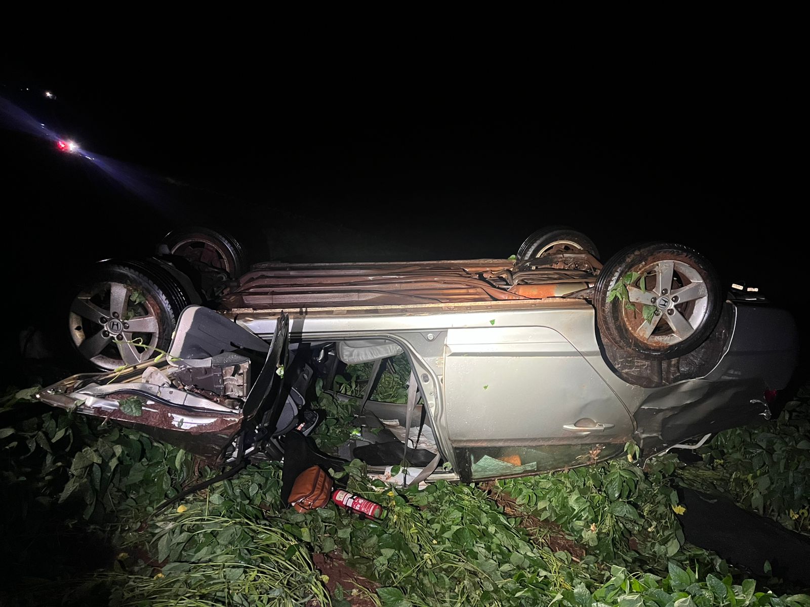 Motorista e quatro crianças ficam feridos em acidente na PR-486, em Tupãssi