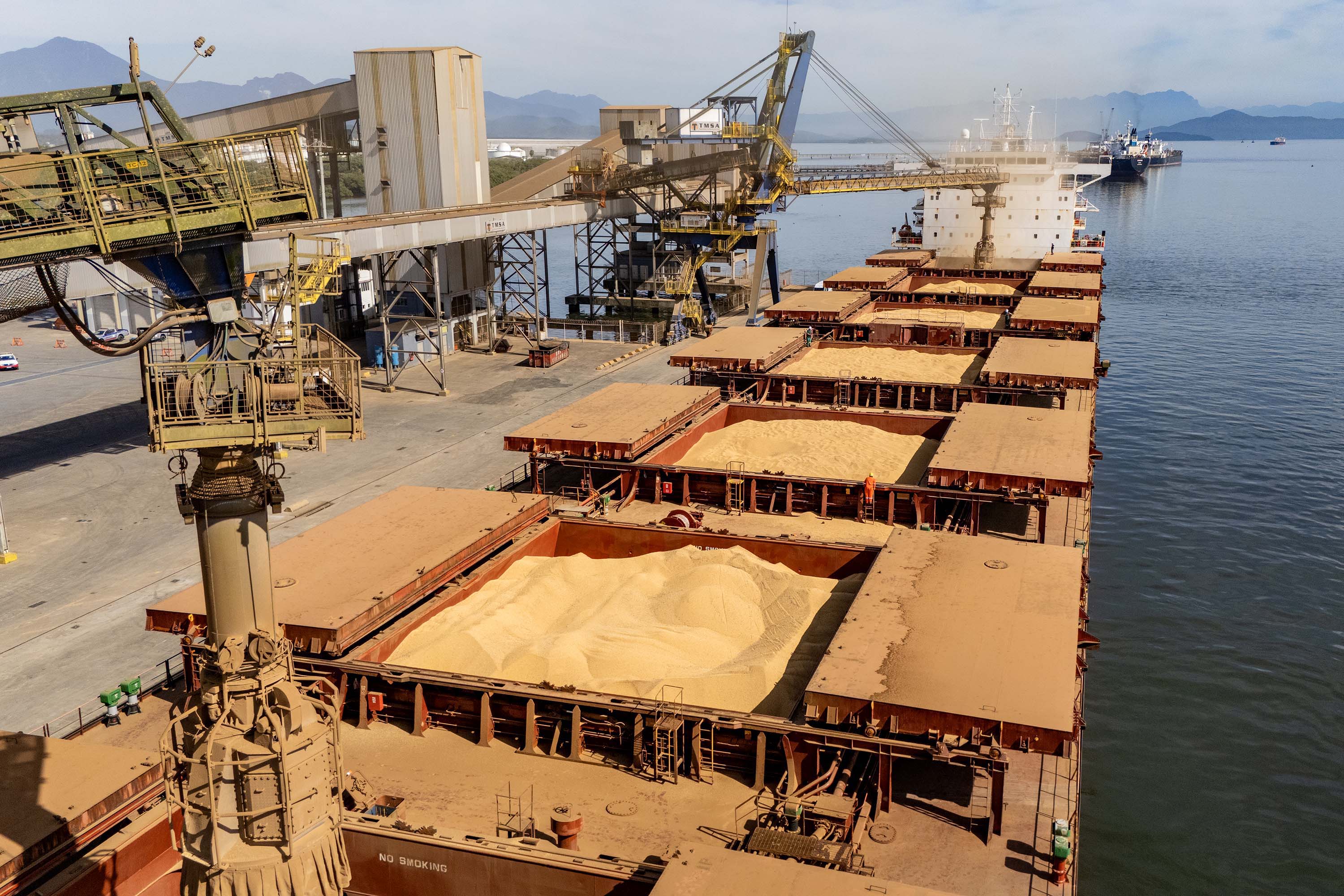 Soja responde por 21% da movimentação e lidera exportações no Paraná