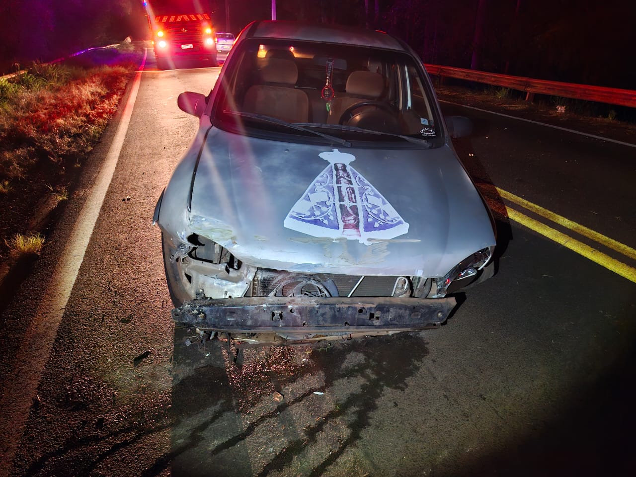 Motorista fica ferida após veículo atingir barreira na PR-317, em Santa Helena