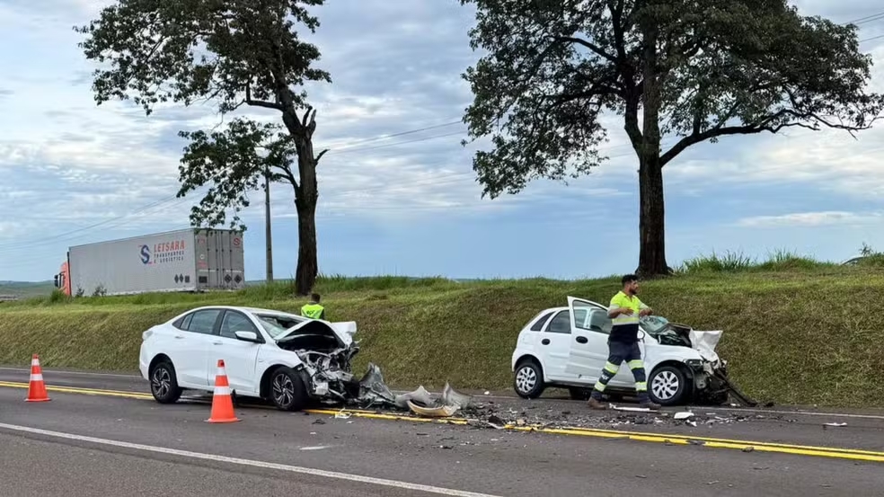 Mãe e filho morrem em acidente de carro na BR-277, em Céu Azul
