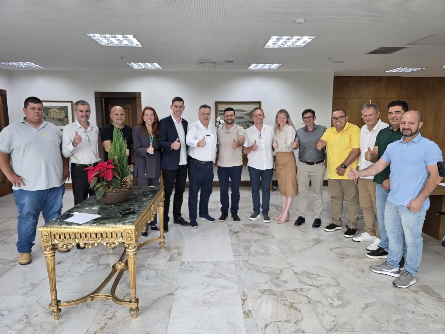 O valor destinado para a construção das duas UBSs é de R$ 500.000,00, enquanto a nova  ambulância representa um investimento de R$ 500.000,00.