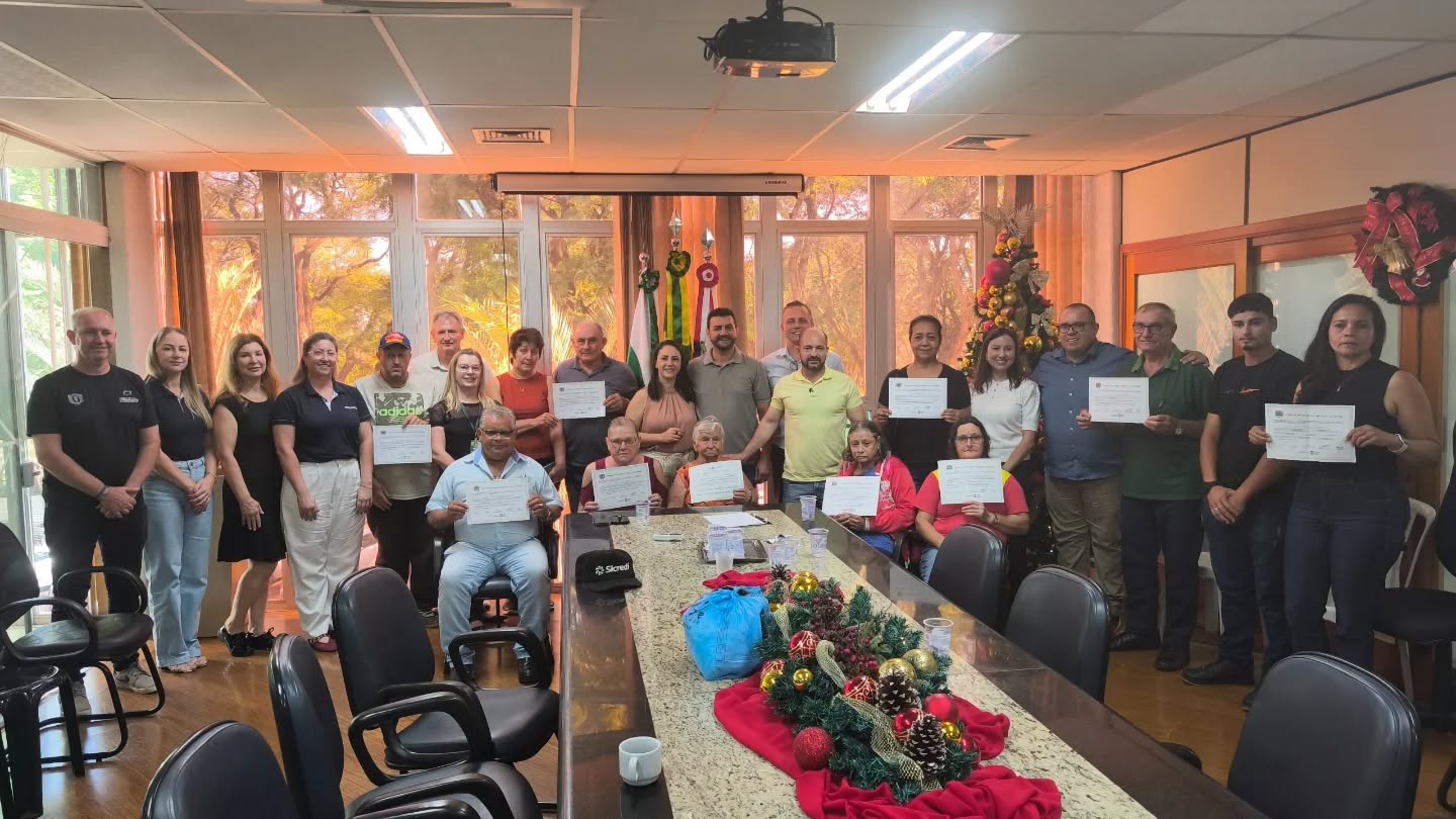 Prefeitura rondonense realiza solenidade de entrega da Certidão de Regularização Fundiária da Vila Martins