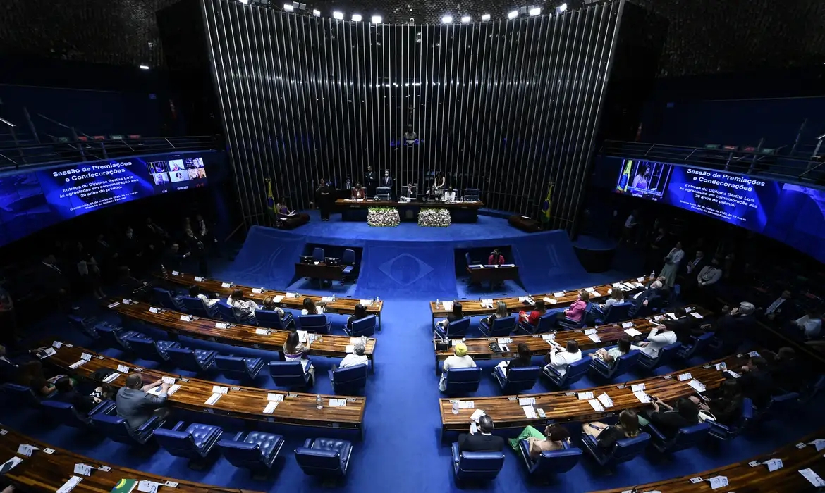 Senado quer nova lei do impeachment antes do recesso