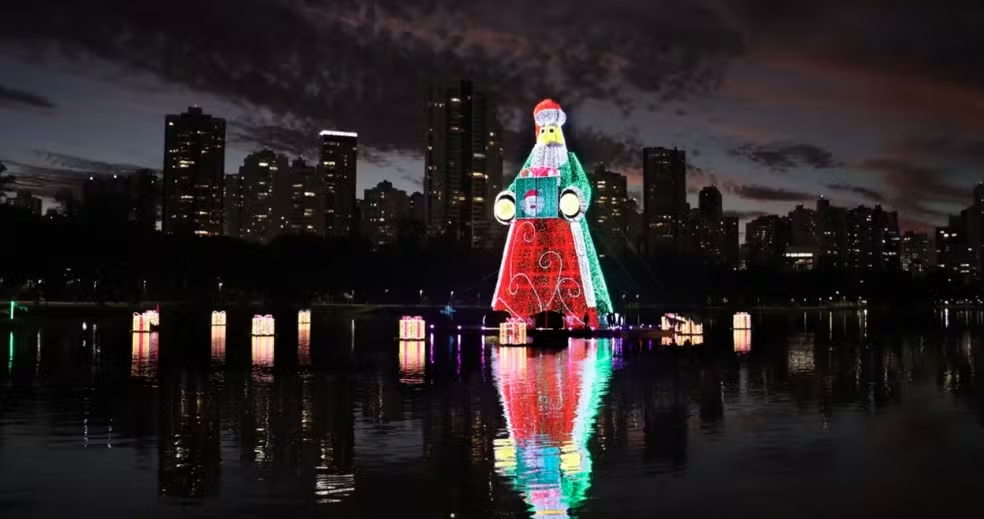 Maior Papai Noel do mundo está no Paraná, confirma Guinness