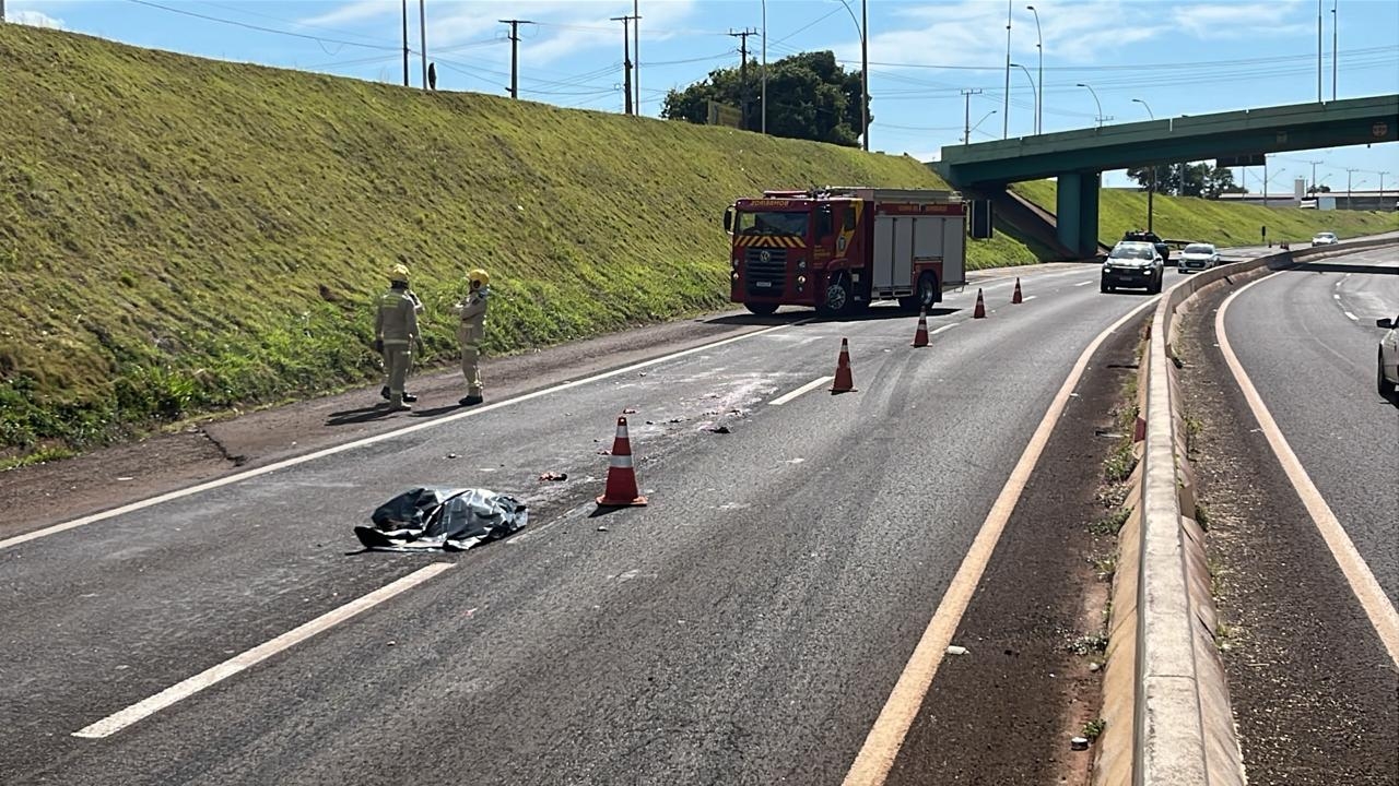 Homem morre após ser atropelado ao tentar cruzar a PRc-467, em Cascavel