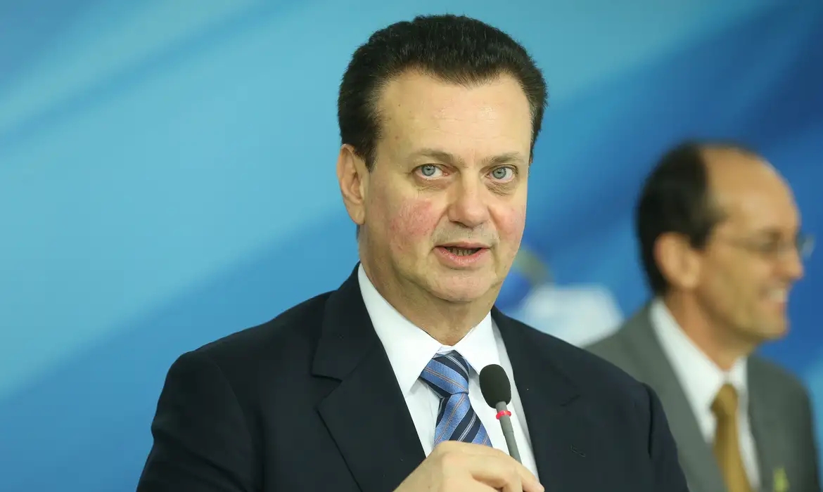 Kassab articula Zema para vice de Flávio Bolsonaro em chapa presidencial