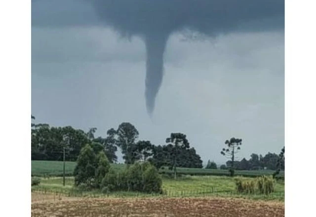 Tornados no Sul do Brasil devem se tornar mais frequentes, alertam especialistas