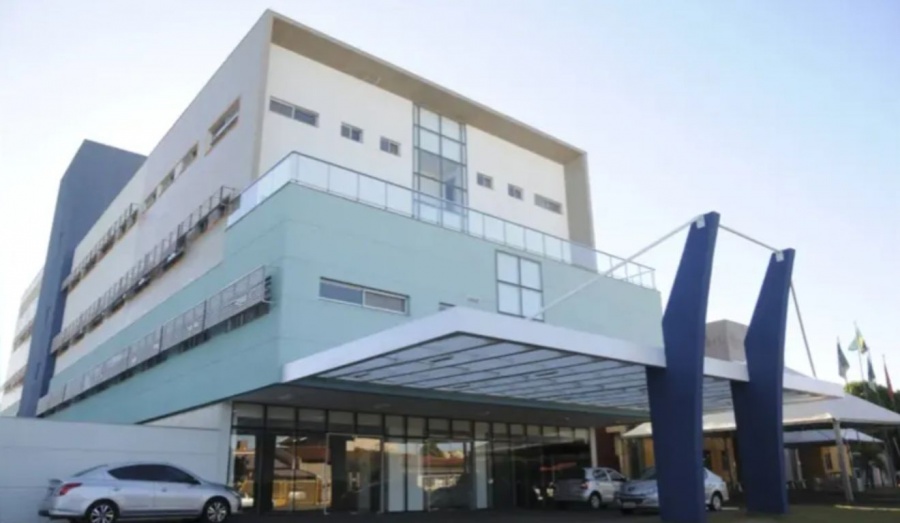 Criança de 2 anos morre atropelada pela mãe na garagem de casa no Paraná