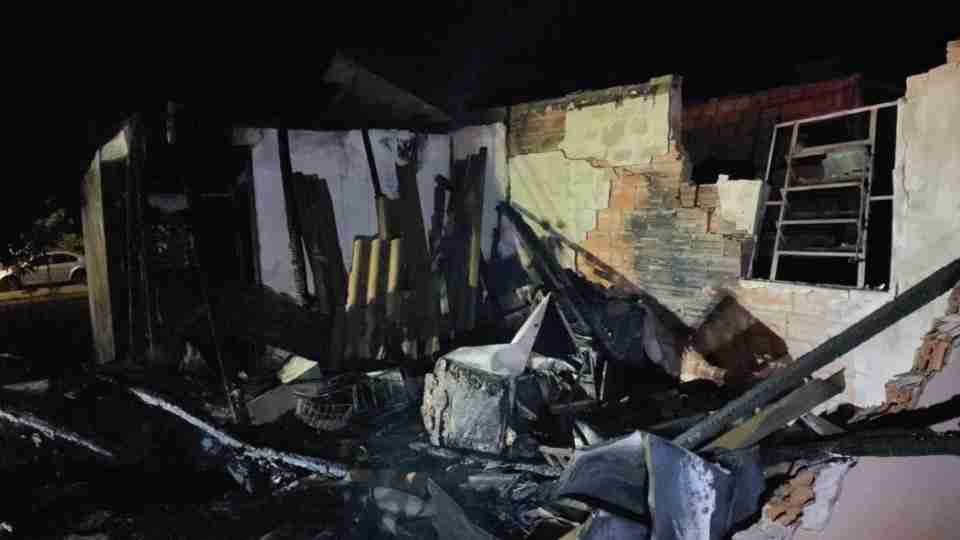 Homem morre durante incêndio em imóvel em Itaipulândia