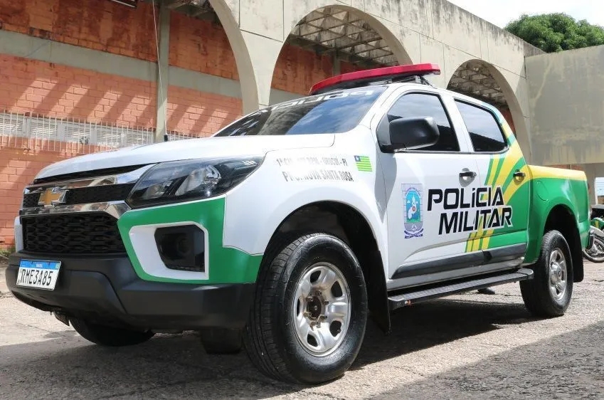 Criminosos invadem velório, atiram em corpo e incendeiam caixão no Piauí