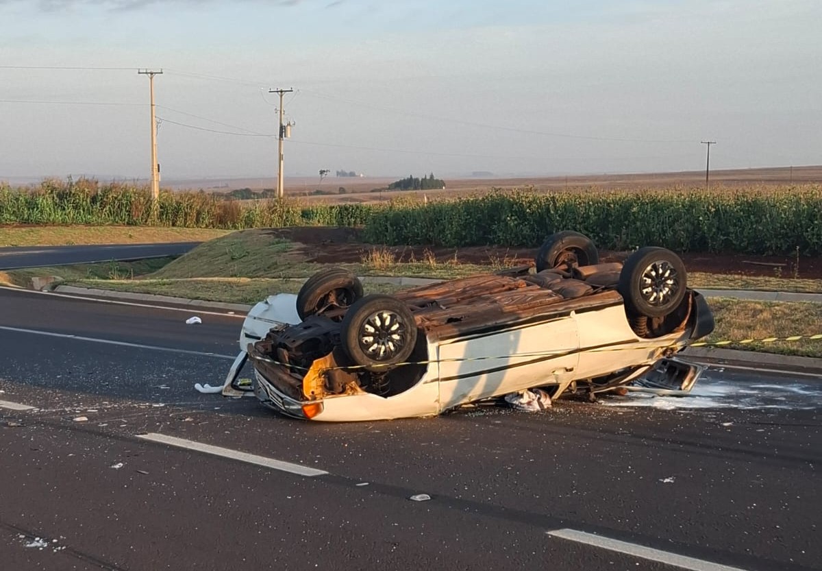 Capotamento na PR-975 em Palotina deixa um morto e dois feridos graves