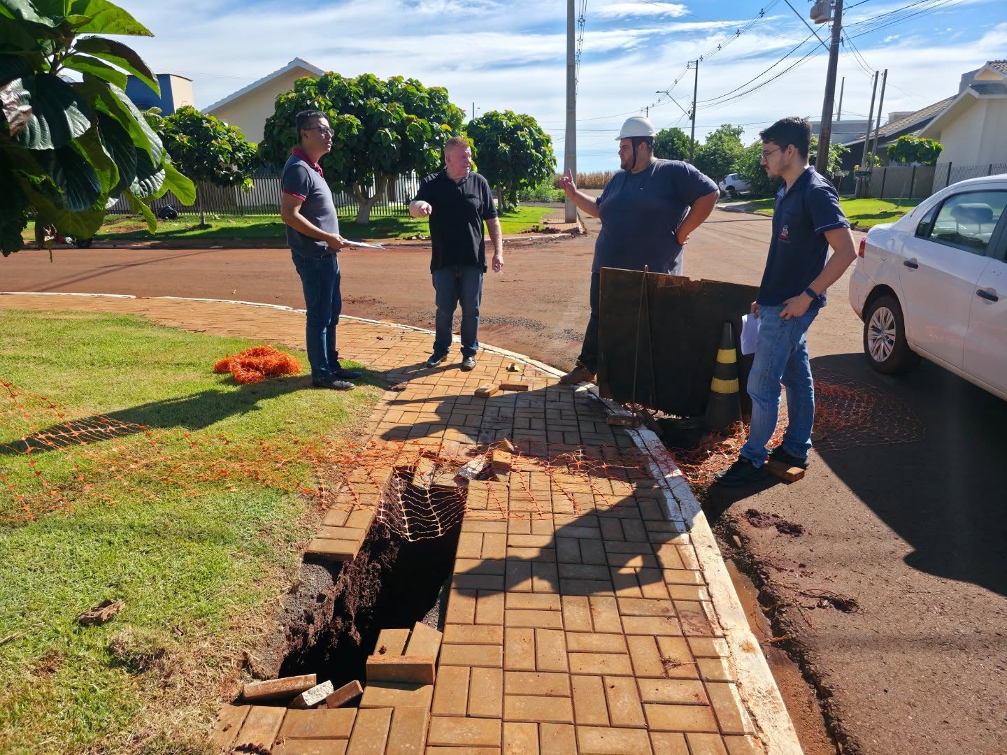 Prefeitura de Nova Santa Rosa acompanha situação de cratera causada por chuva e obra de saneamento