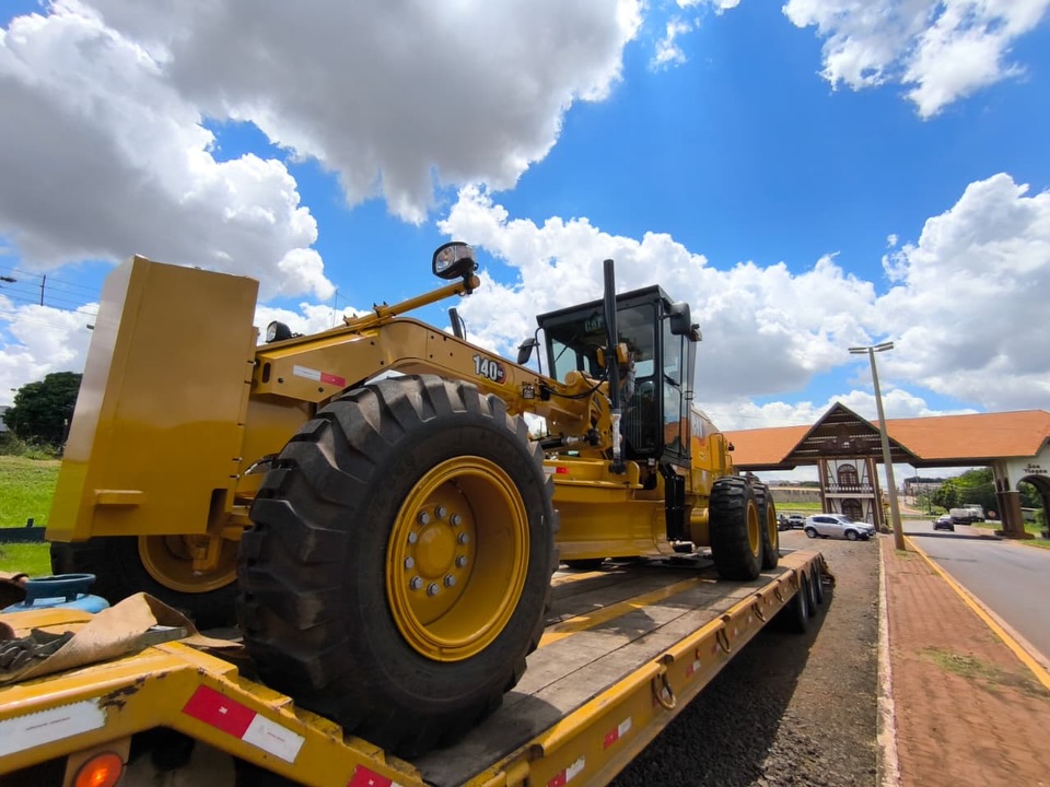 Prefeitura rondonense adquire nova motoniveladora