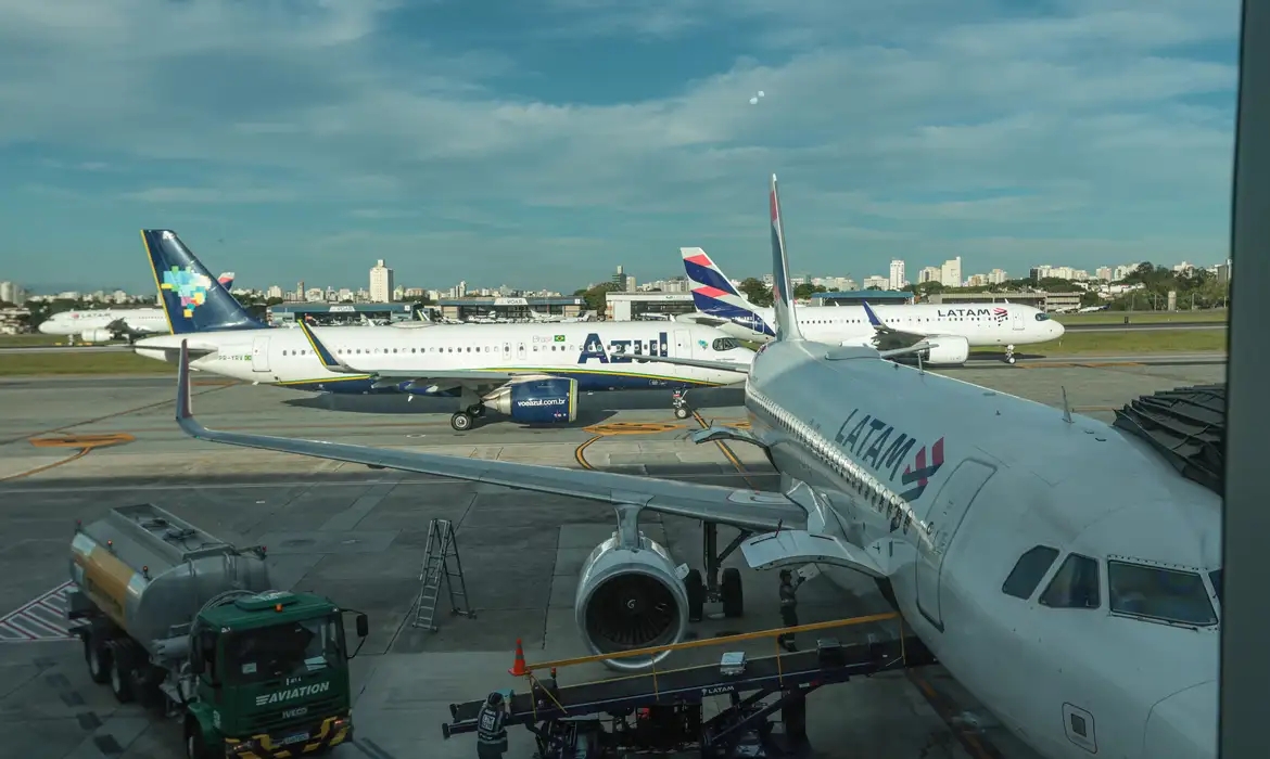 Polícia prende piloto suspeito de participar de rede de pedofilia