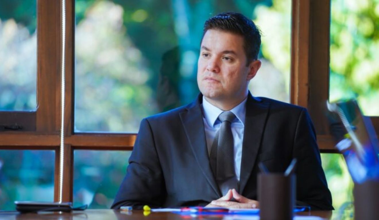 Guto Silva trabalha em plano de governo e diz não ter 