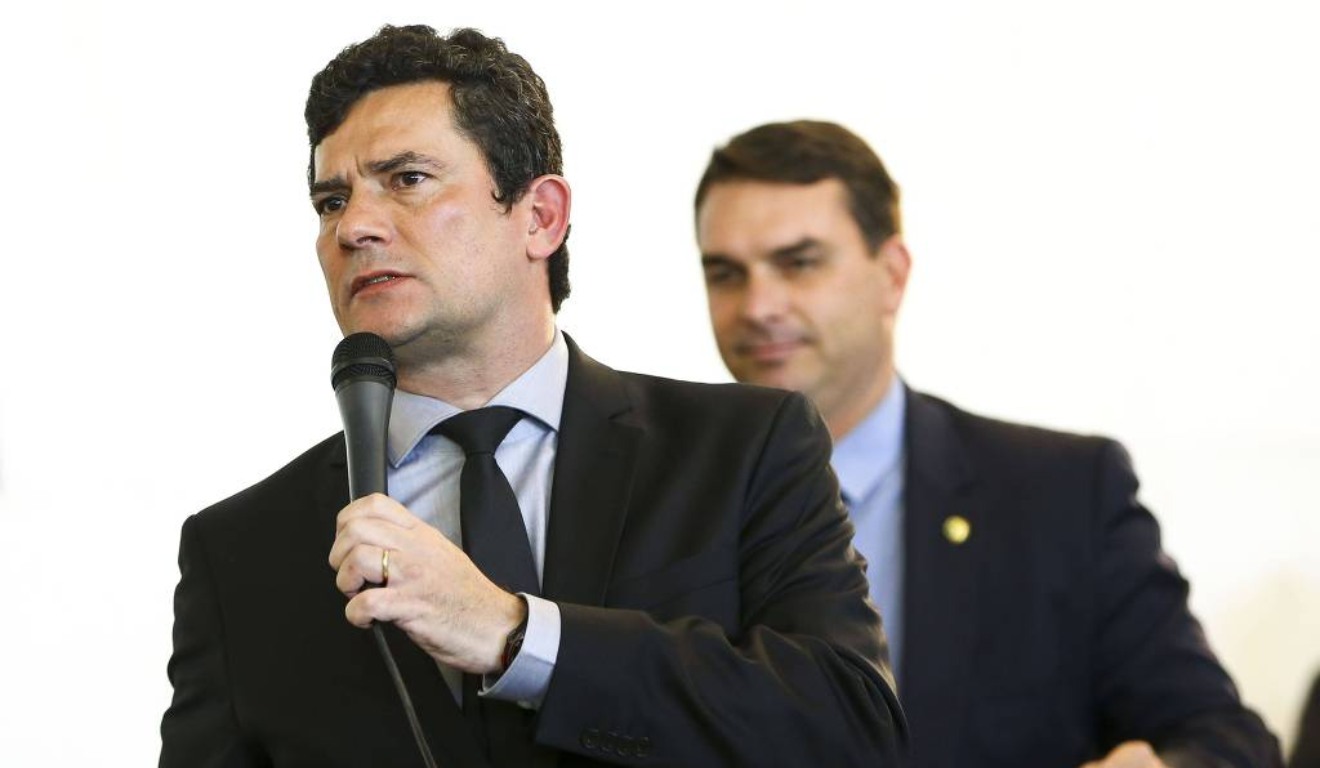 Flávio Bolsonaro convida Moro a se filiar ao PL e pressiona Ratinho Junior