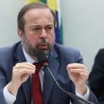 Ministro Silveira defende debate amplo sobre horário de verão