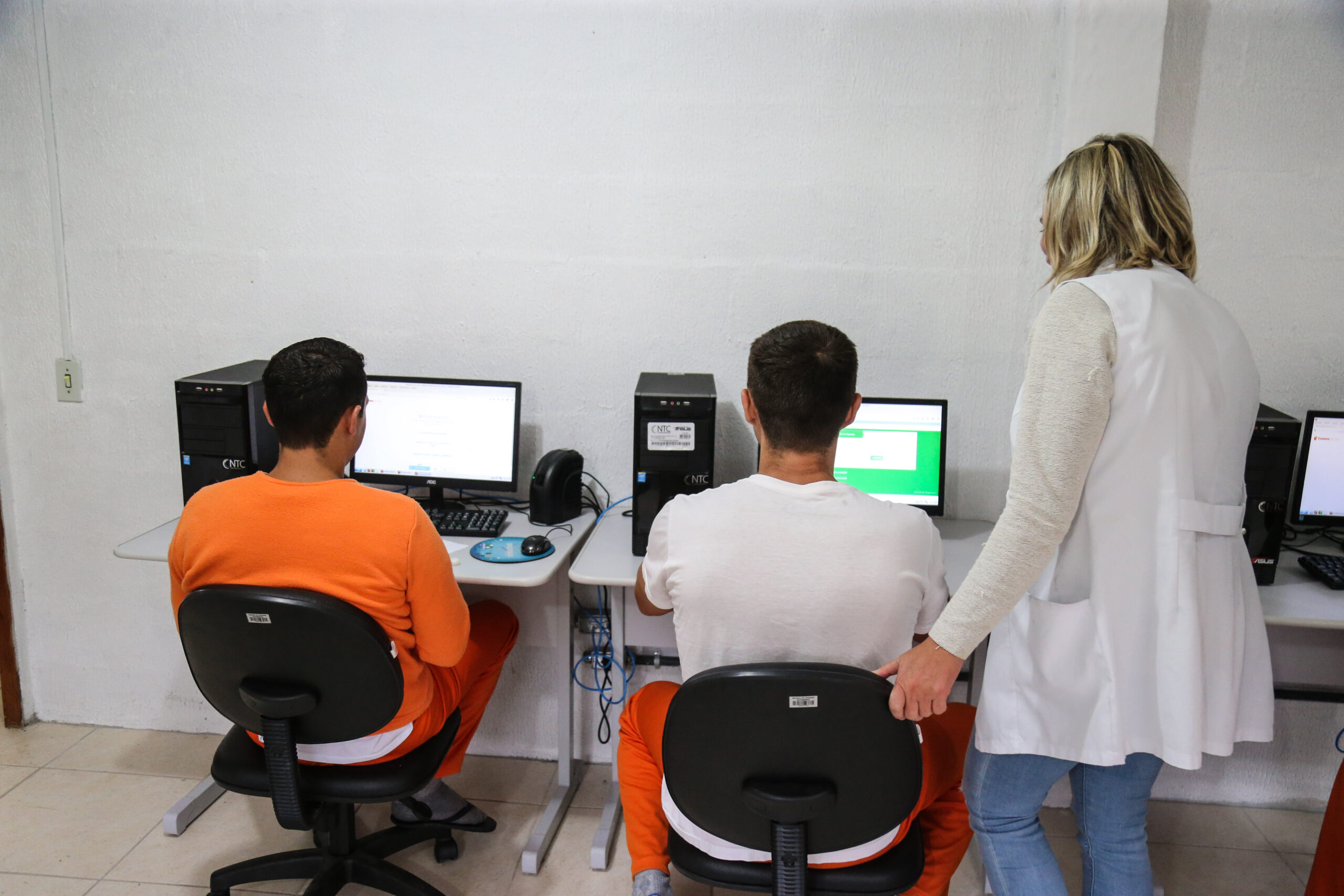 Número de pessoas privadas de liberdade estudando no Paraná quase triplica desde 2018